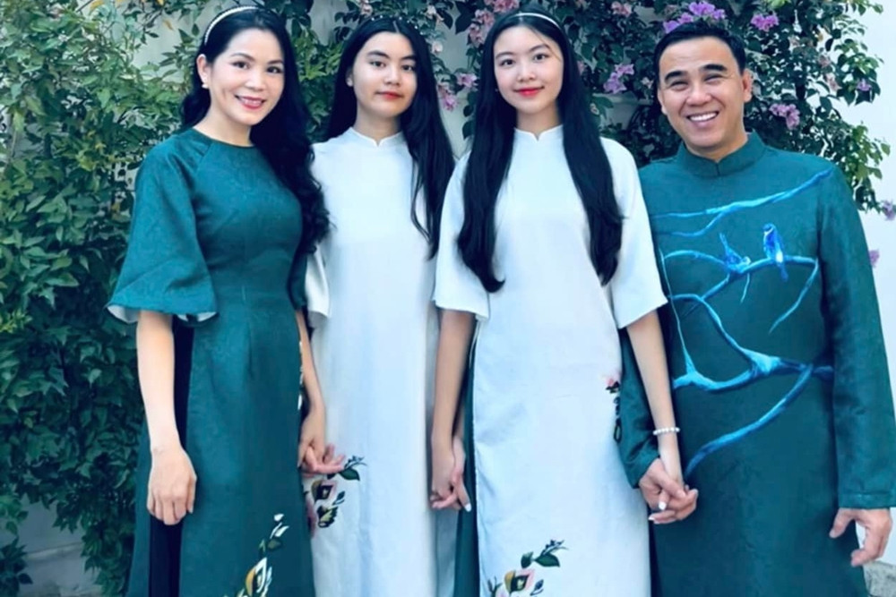 Gia đình MC Quyền Linh - Dạ Thảo.