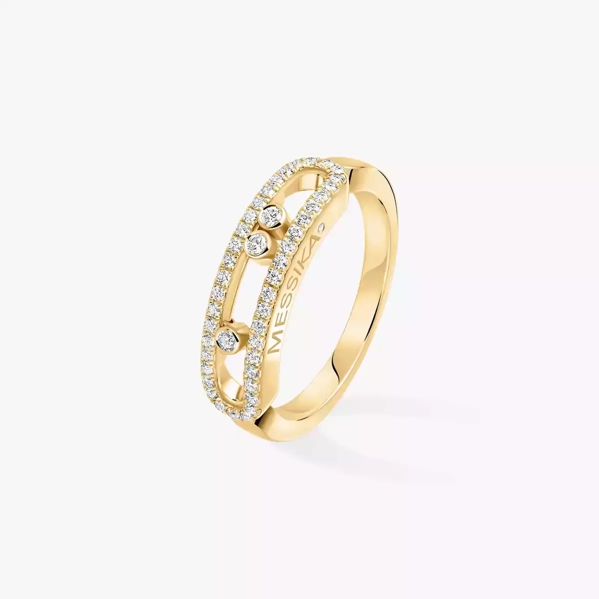 Ba mẫu nhẫn được Tiên Nguyễn chọn gồm Move Classique pavé ring, có giá 2.850 euro (khoảng 88 triệu đồng); Move Uno ring giá 1.570 euro (khoảng 48 triệu đồng) và Move Link ring giá 2.750 euro (khoảng 85 triệu đồng).