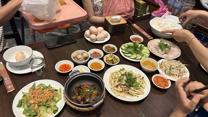 Để bảo vệ tim mạch, không chỉ cần kiểm soát lượng trứng ăn mà còn chú ý cách chế biến và chế độ ăn tổng thể. Ảnh: HĐ.