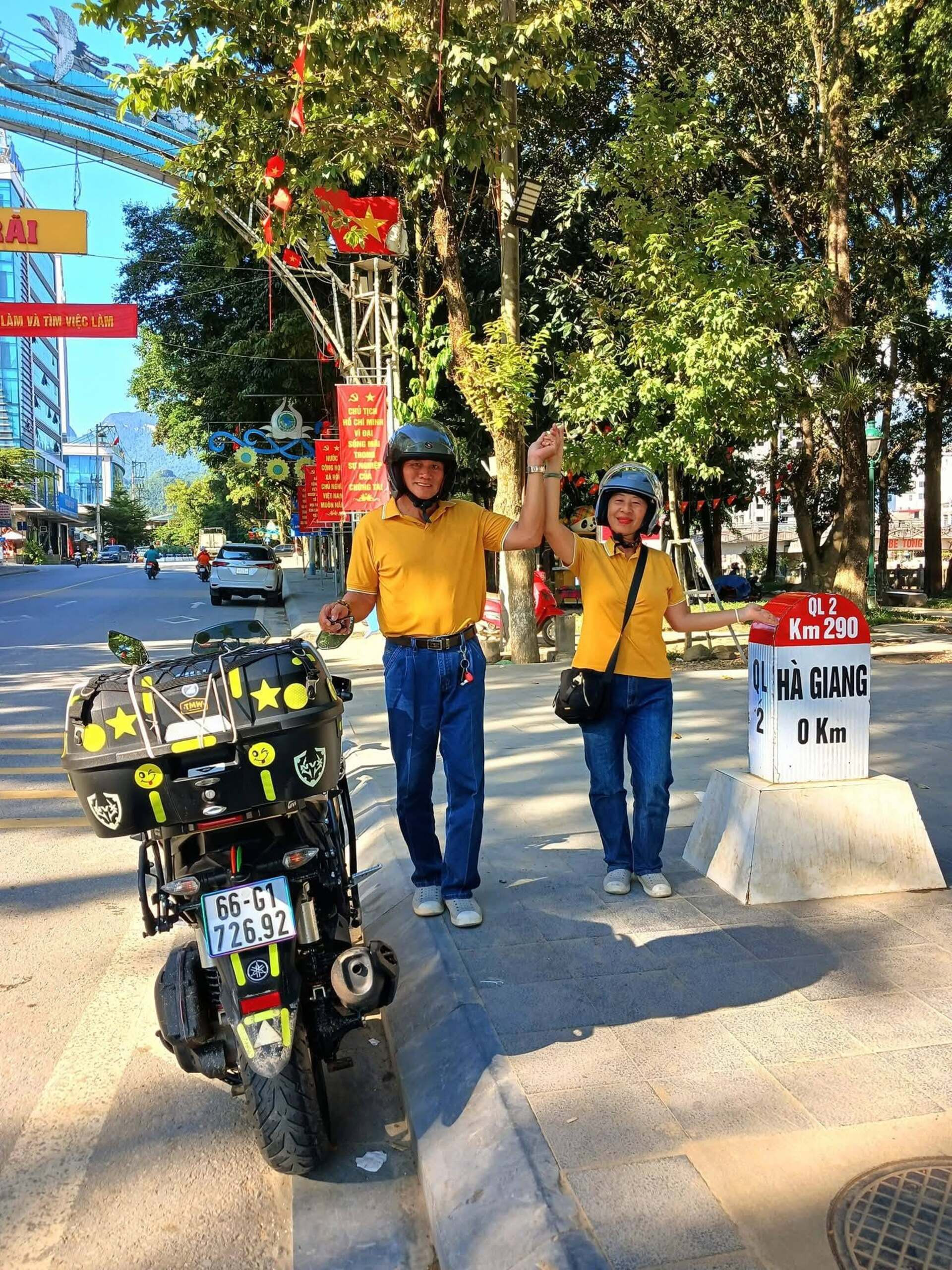 Vợ chồng U70 ở Đồng Tháp lái xe máy du lịch xuyên Việt 92 ngày, qua hơn 9.000km - 3