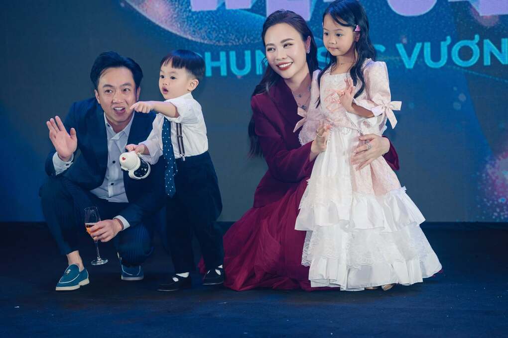 Cường Đôla được khen gia đình viên mãn.