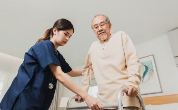 Sau tất cả, ông cho rằng tuổi già muốn sống an tâm cần có hai điều: một khoản tài chính độc lập và vài mối quan hệ chân thành đủ để nương tựa khi hoạn nạn. Ảnh minh họa
