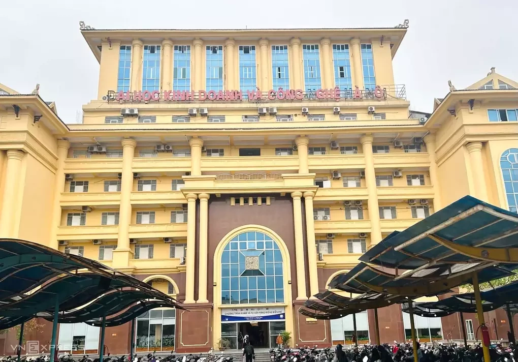 Một góc khuôn viên trường Đại học Kinh doanh và Công nghệ Hà Nội. Ảnh: Dương Tâm