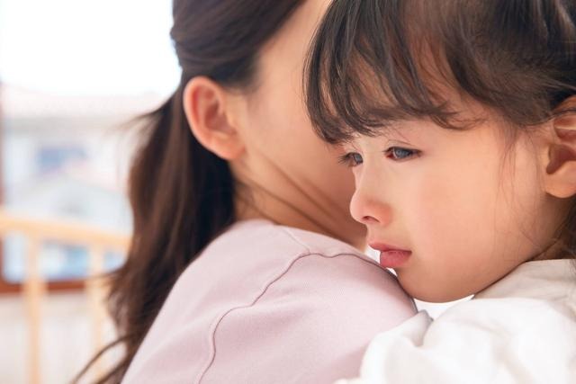 4 tính cách của mẹ khiến gia đình ngột ngạt, con mất tương lai - 1