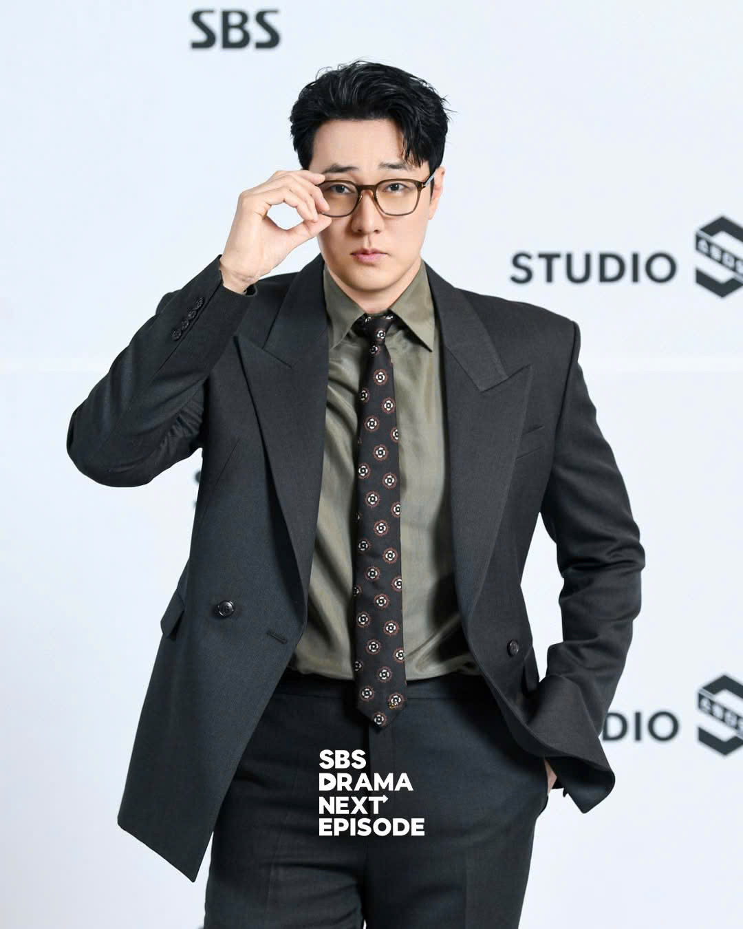  So Ji Sub phong độ tuổi 49. 