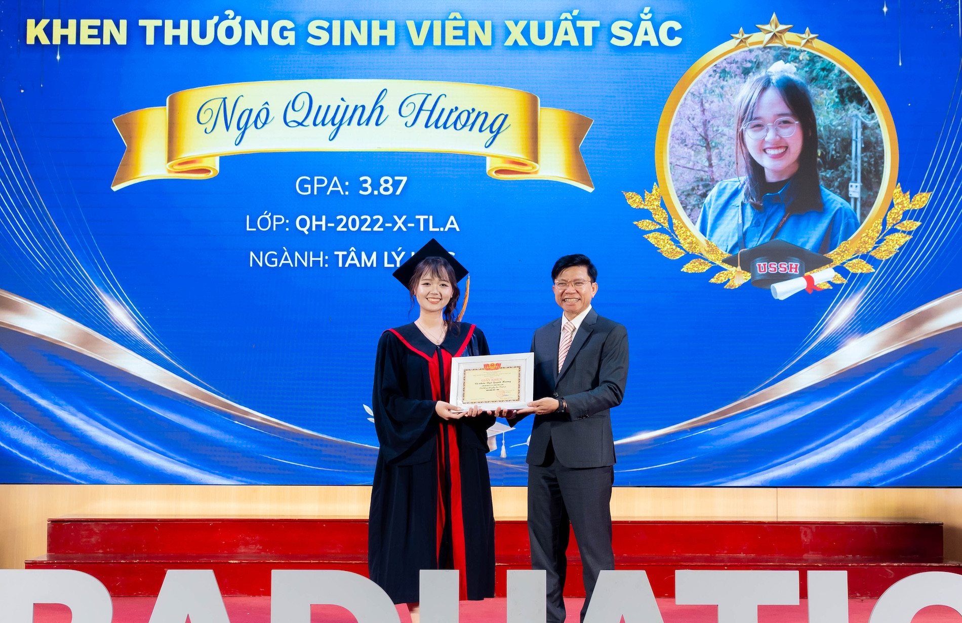 Hương trong ngày tốt nghiệp. Ảnh: NVCC