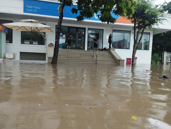 Bắc Bộ và Thanh Hóa mưa dông dài ngày. Ảnh: T.A