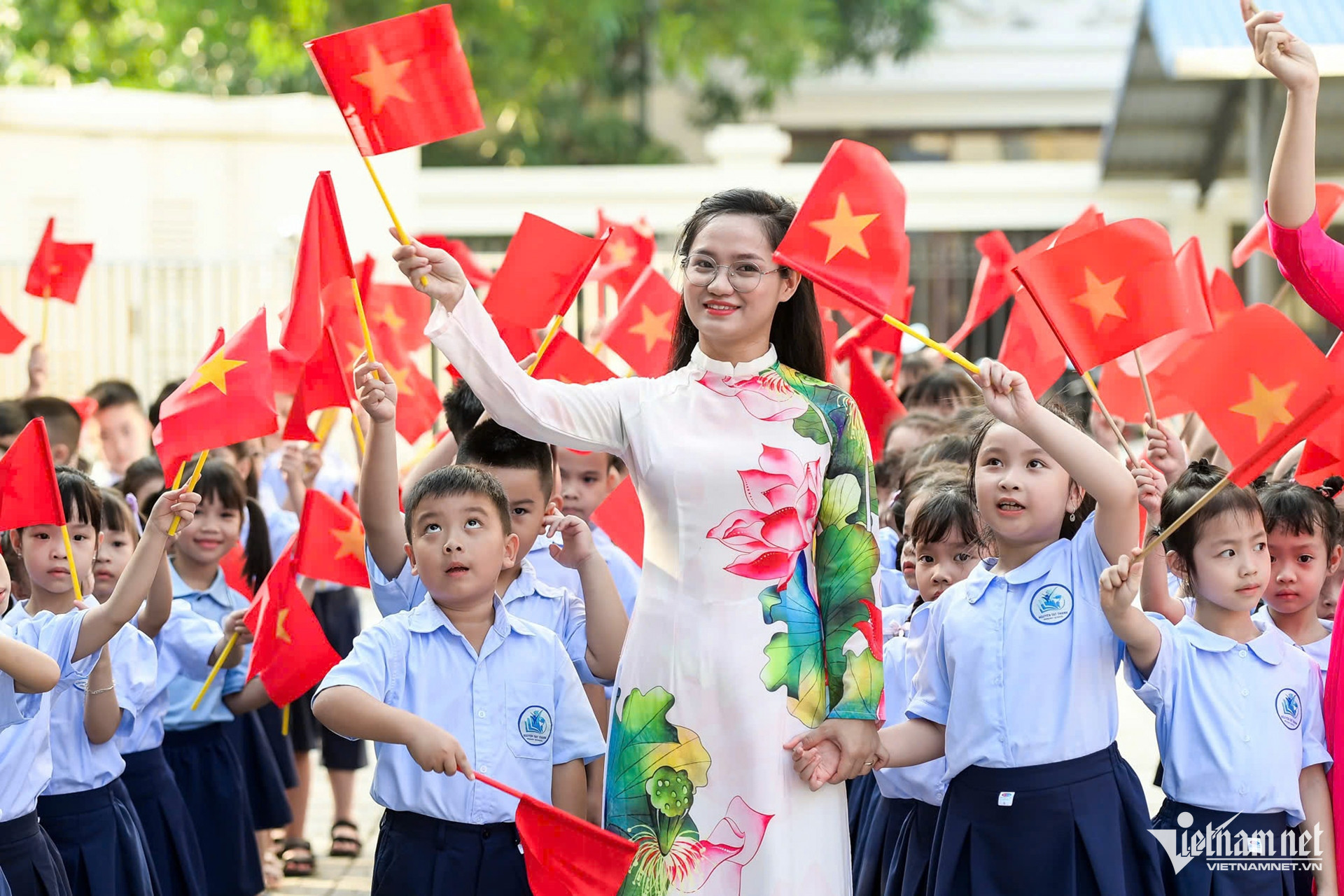 Cô trò tại một trường tiểu học ở Ninh Bình. Ảnh: Trọng Tùng.