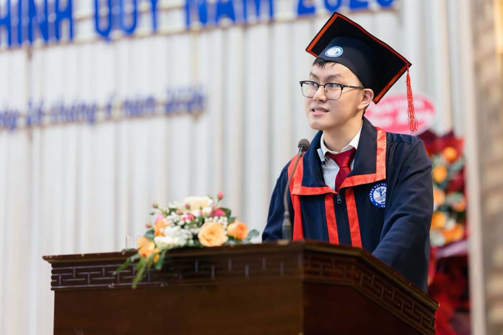 Nguyễn Văn Khánh phát biểu trong lễ tốt nghiệp hôm 16/7. Ảnh: Nhân vật cung cấp