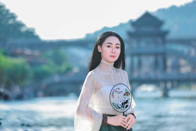 Ban đầu, NSƯT Quách Thu Phương thông qua các trung tâm tập luyện gymamp;yoga lớn, sau đó, chị quyết tâm học chuyên sâu để có được trải nghiệm cao nhất. Nhờ việc chăm chỉ và đi đến cùng trong việc học yoga lẫn gym nên nữ nghệ sĩ đã trở thành người dẫn dắt, huấn luyện cho nhiều người khác.