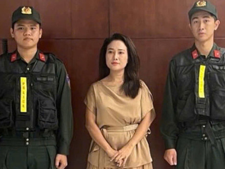 Ca sĩ Phương Diễm Huyền bị khởi tố