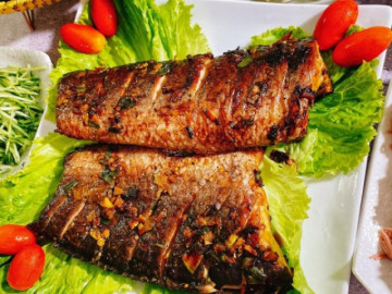 Loại cá giàu đạm hơn cá rô, ít mỡ hơn cá trê, thịt săn chắc, nướng lên thơm phức ăn cùng rau sống ngon tuyệt