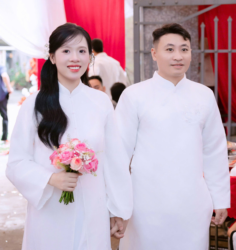 Cặp đôi có hơn 1 năm tìm hiểu trước khi về chung một nhà 