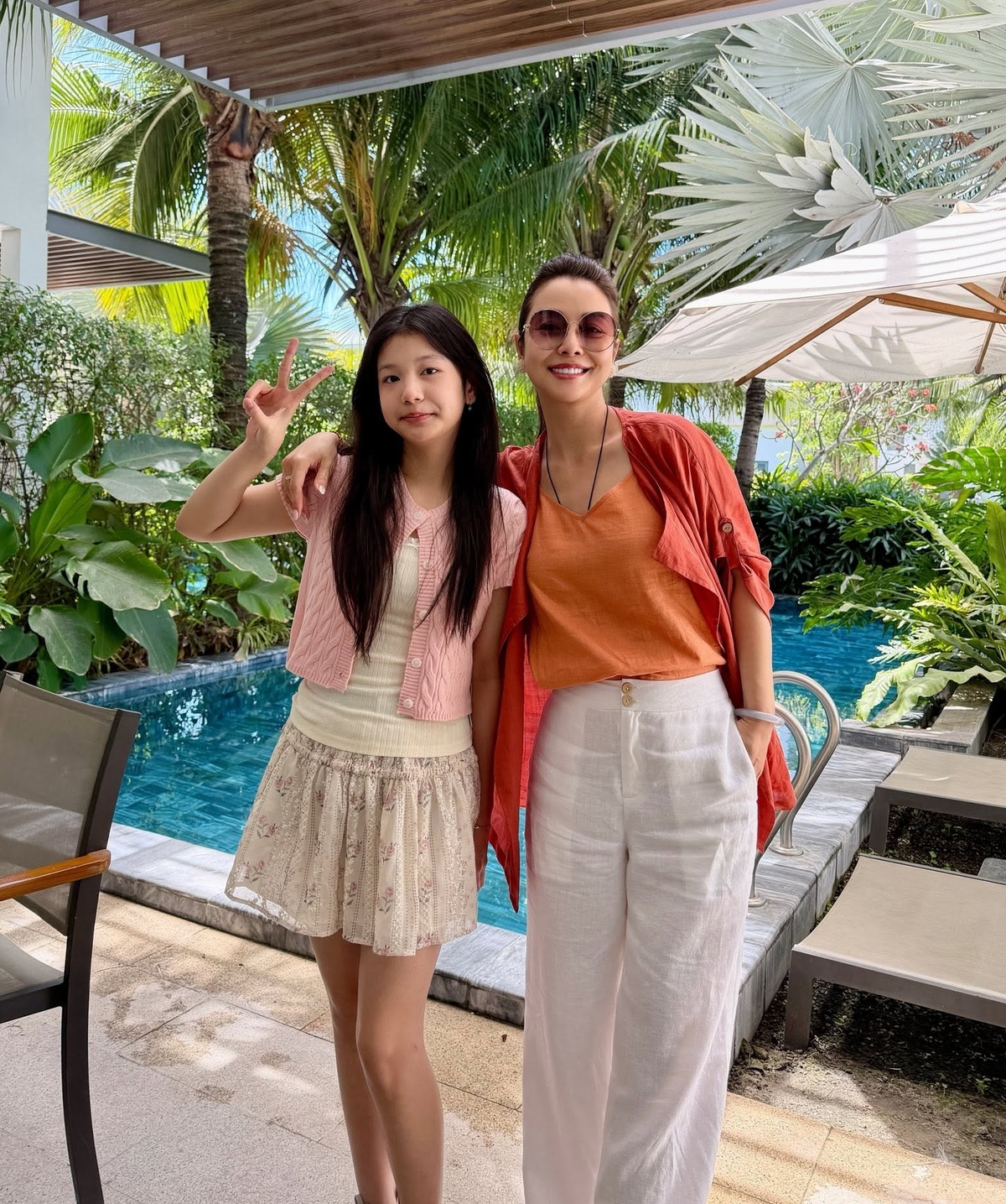 Jennifer Phạm cho biết Na có gu, biết chú ý ngoại hình và luôn tự lựa chọn, kết hợp trang phục với phụ kiện theo phong cách ưa thích mỗi khi đi ra ngoài hay du lịch cùng bố mẹ. Cô bé thích phối cardigan cùng áo phông hoặc sơ mi, quần jeans, chân váy ngắn.