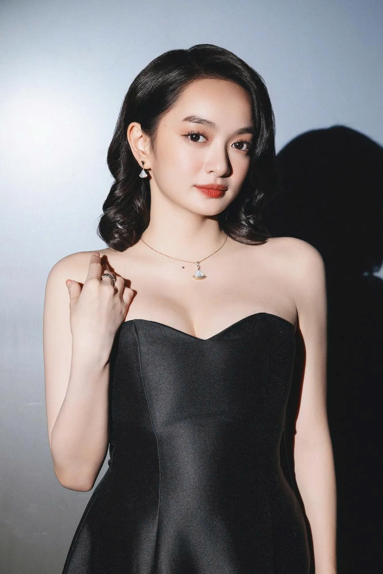 Diễn viên xây dựng thành công thương hiệu cá nhân trong showbiz hay trong nghề diễn đều có lợi thế riêng. Ảnh: FBNV