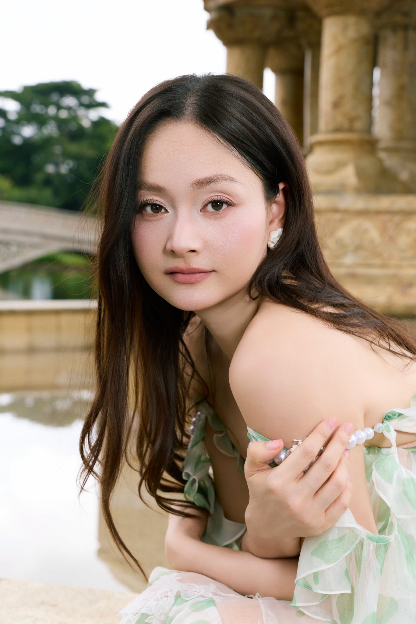 Ở phần bình luận, nhiều khán giả động viên Lan Phương đừng kiêng ăn, hãy giữ trạng thái như hiện tại vì trông cô trẻ trung, sức sống hơn hẳn thời gian trước.