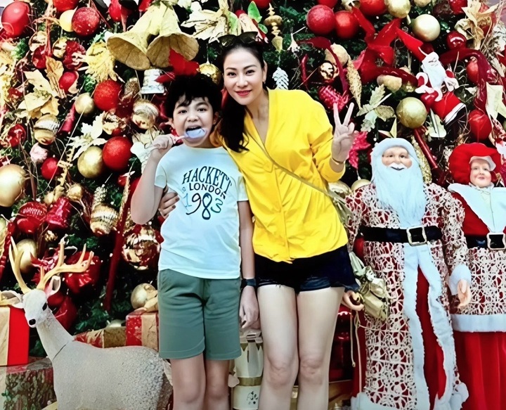 Thu Minh từng nói cô không muốn mải miết đi tìm danh vọng, gây áp lực cho chồng con. Vì thế, cô vẫn đi hát nhưng là để tận hưởng niềm vui, thỏa mãn niềm đam mê với nghề chứ không vì áp lực tiền bạc hay giữ gìn tên tuổi. Chương trình nào hợp lý về thời gian, thuận tiện, cô mới nhận lời.