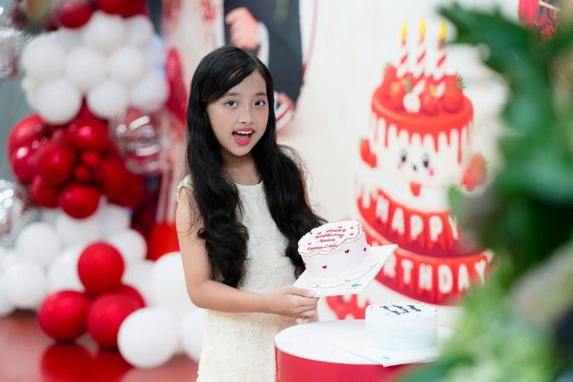 Anna là em gái của Kubi và chị gái của Lisa. Cô bé luôn cố gắng trở thành người em ngoan và người chị mẫu mực khi biết nhường nhịn, yêu thương và bảo vệ em gái. 