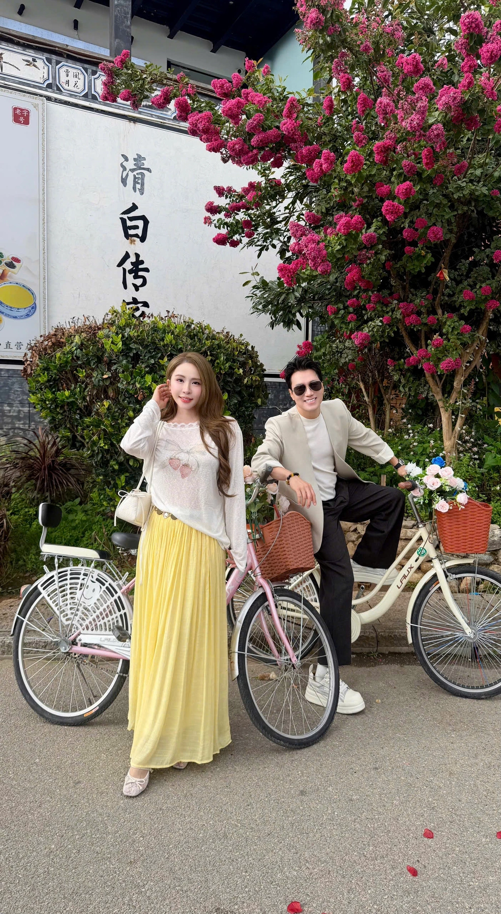 Quỳnh Nga - Việt Anh trong một lần du lịch Trung Quốc gần đây.