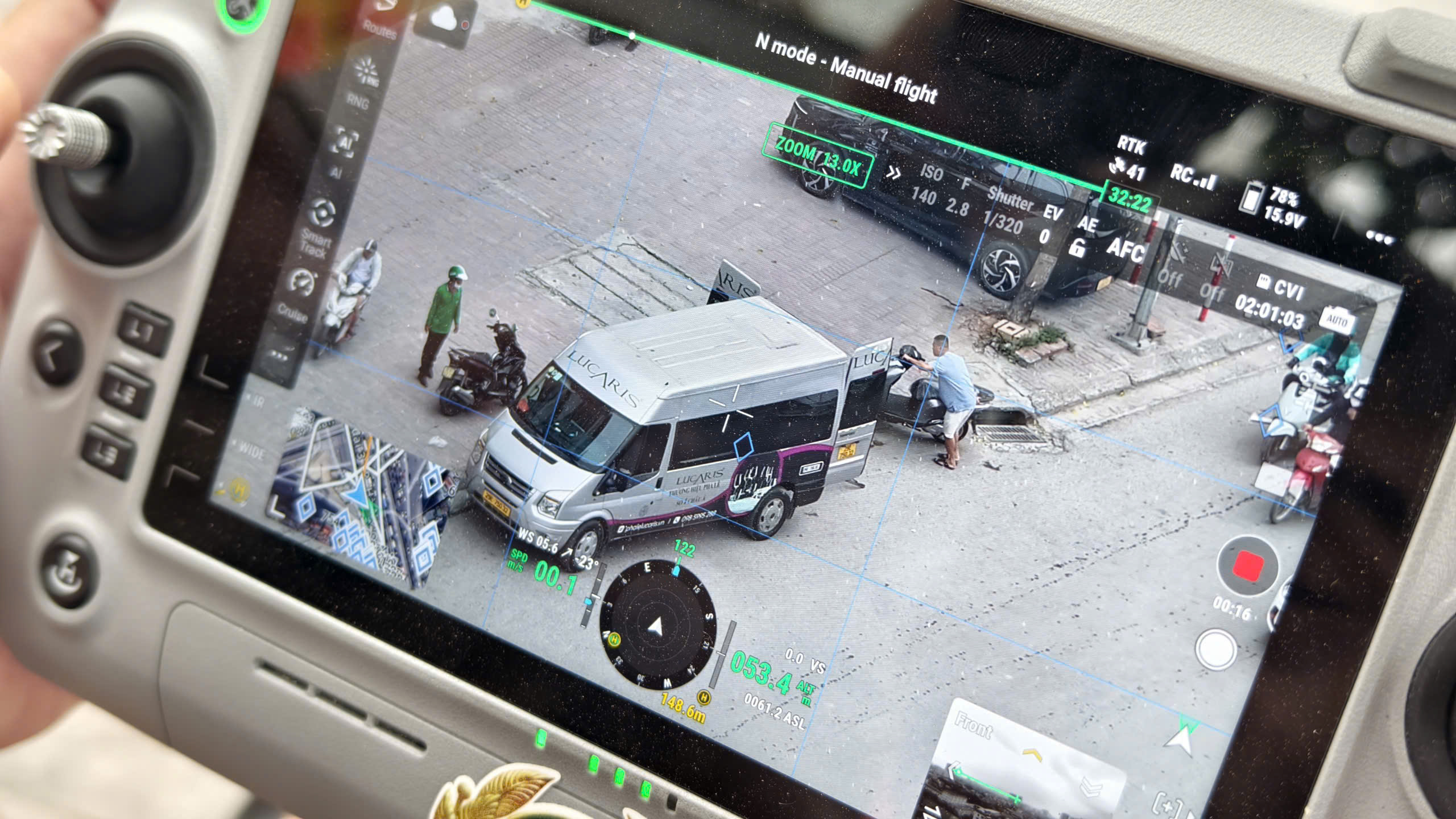 Các trường hợp vi phạm giao thông có thể bị UAV ghi lại từ trên cao, hỗ trợ lực lượng chức năng xác minh, xử lý. (Ảnh Thành Long)