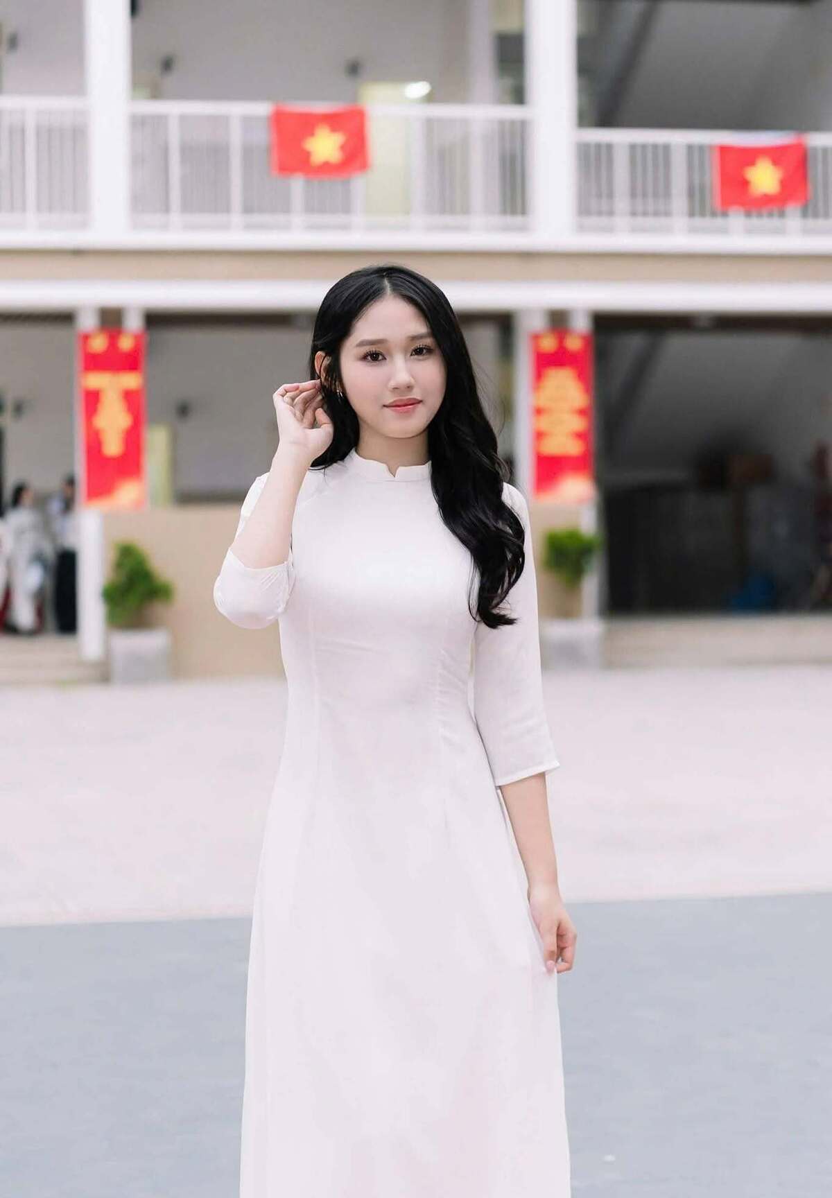 Từ nhỏ, Minh Thùy đã đi quay phim và chụp hình quảng cáo cùng bố. Vì cô bé thích tạo dáng trước ống kính, Thùy Dương cho con đi sự kiện, học lớp người mẫu.
