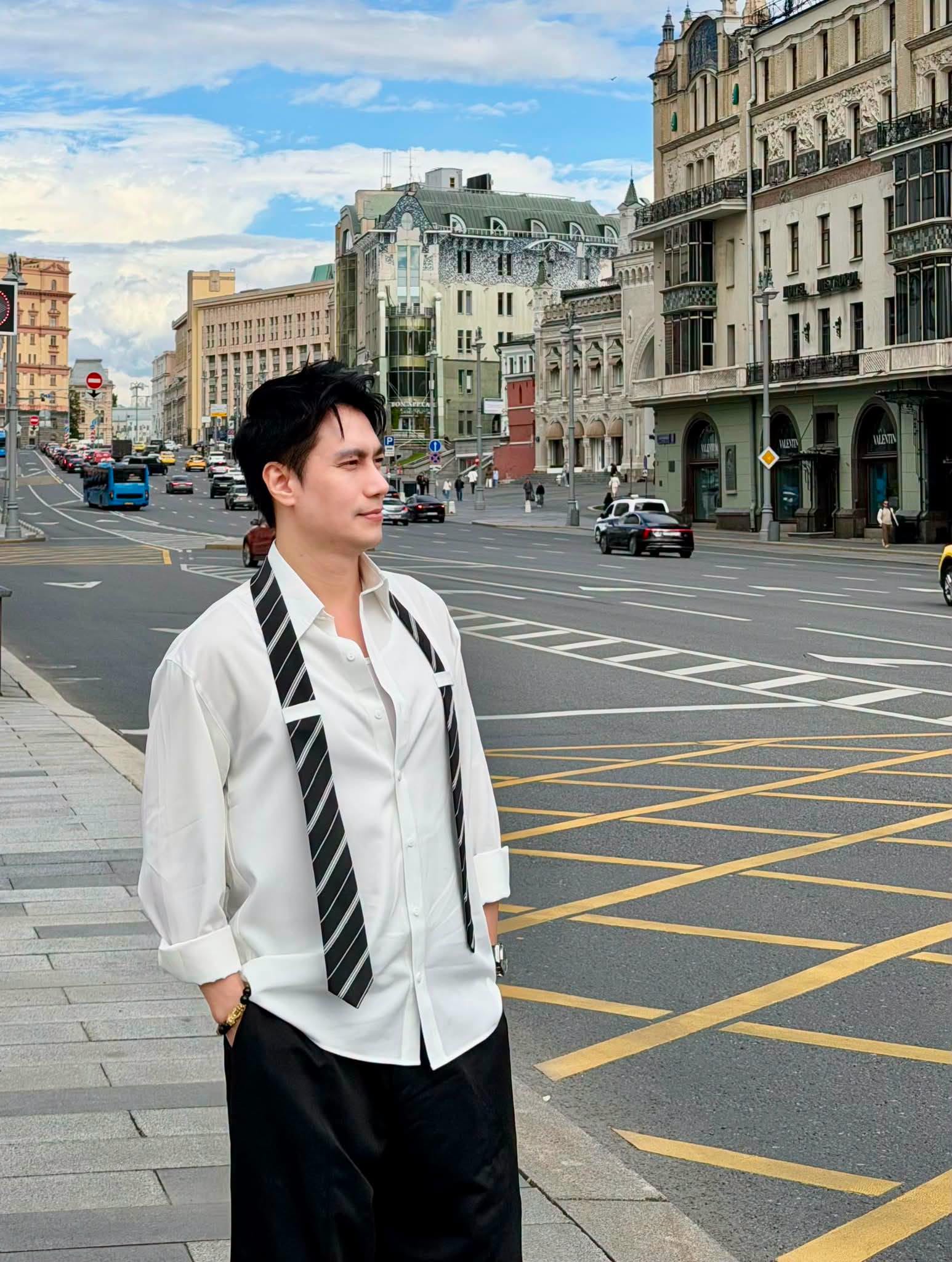 Việt Anh qua ống kính của bạn gái khi du lịch kết hợp công tác ở Nga.