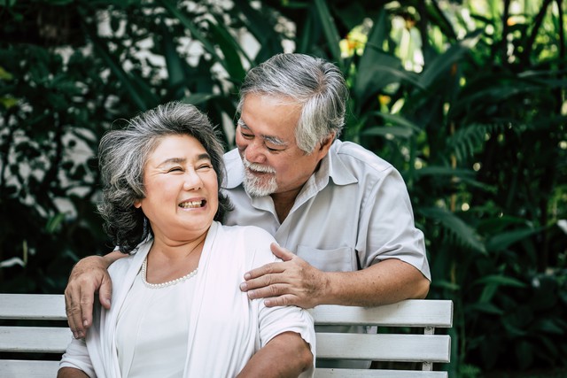 Tuổi già của cha mẹ là giai đoạn nhạy cảm, nhưng cũng là cơ hội để con cái học lại cách yêu thương. Ảnh minh họa