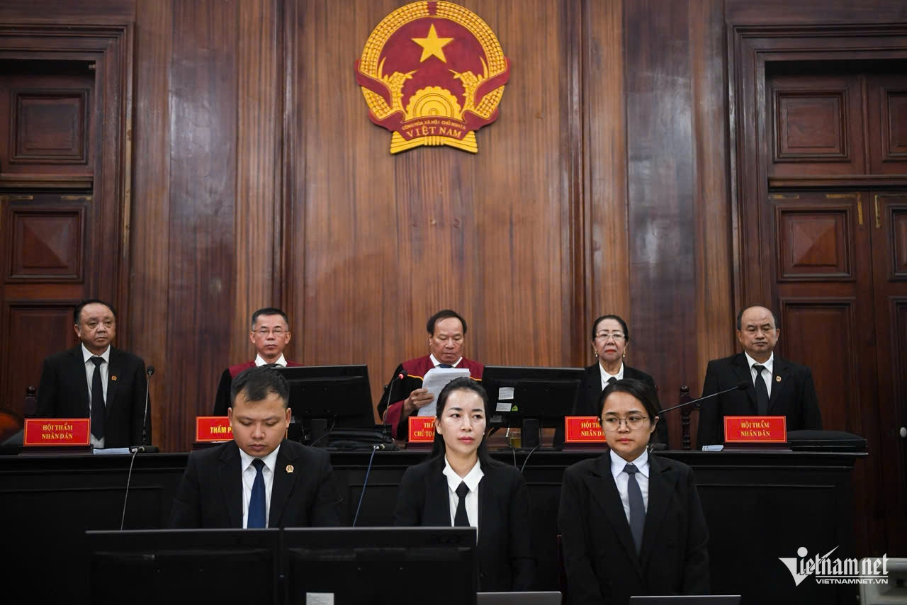 Hình ảnh phiên tòa xét xử ca sĩ Chi Dân, Andrea Aybar trong chuyên án ma túy VN10 - 1