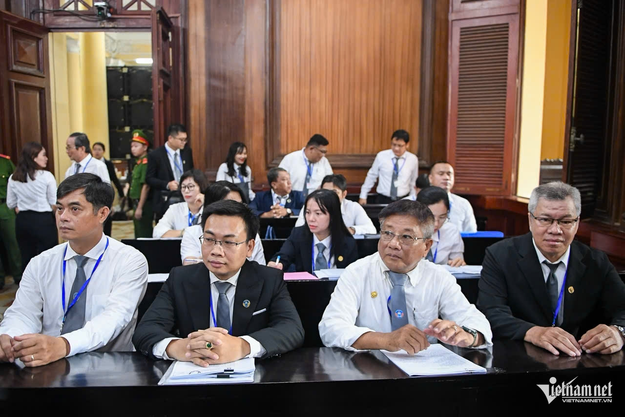 Vụ án được xét xử công khai theo hình thức trực tiếp kết hợp trực tuyến, kéo dài đến ngày 12/9.
