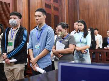 Hình ảnh phiên tòa xét xử ca sĩ Chi Dân, Andrea Aybar trong chuyên án ma túy VN10