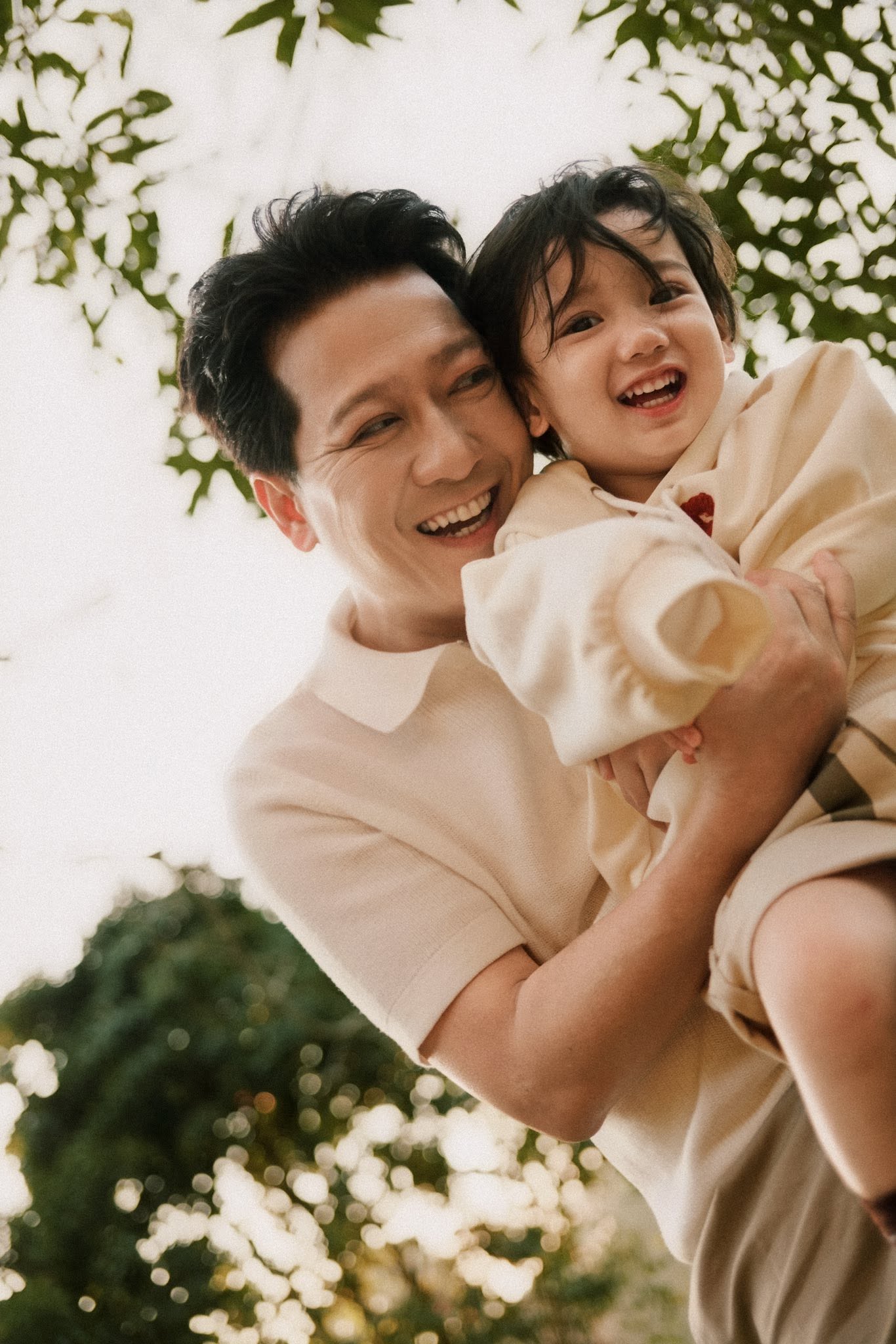 Trong một chia sẻ gần đây, Nhã Phương cho biết bé Hope không chỉ giống bố về vẻ ngoài mà cả ở sở thích ăn uống. Nhận xét về bé, mọi người xung quanh thường nói: Đúng là con trai Trường Giang.