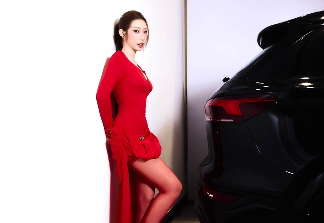 Ở tuổi 35, Khổng Tú Quỳnh vẫn giữ được vẻ ngoài trẻ trung, rạng rỡ, gợi nhớ hình ảnh “Công chúa dâu tây” từng làm nên tên tuổi một thời.