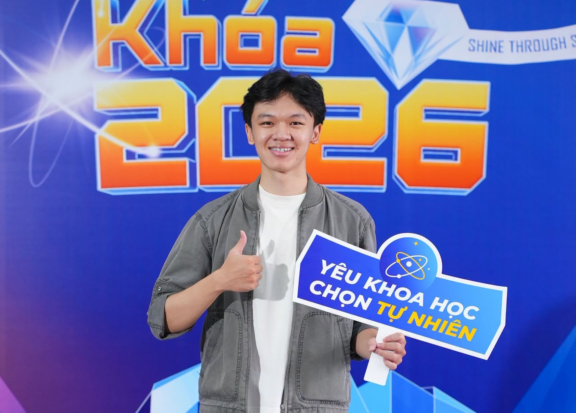 Đoàn Thanh Tùng – giải Nhì Đường lên đỉnh Olympia 2025. Thanh Tùng trở thành tân sinh viên ngành Công nghệ sinh học - chương trình tăng cường tiếng Anh.