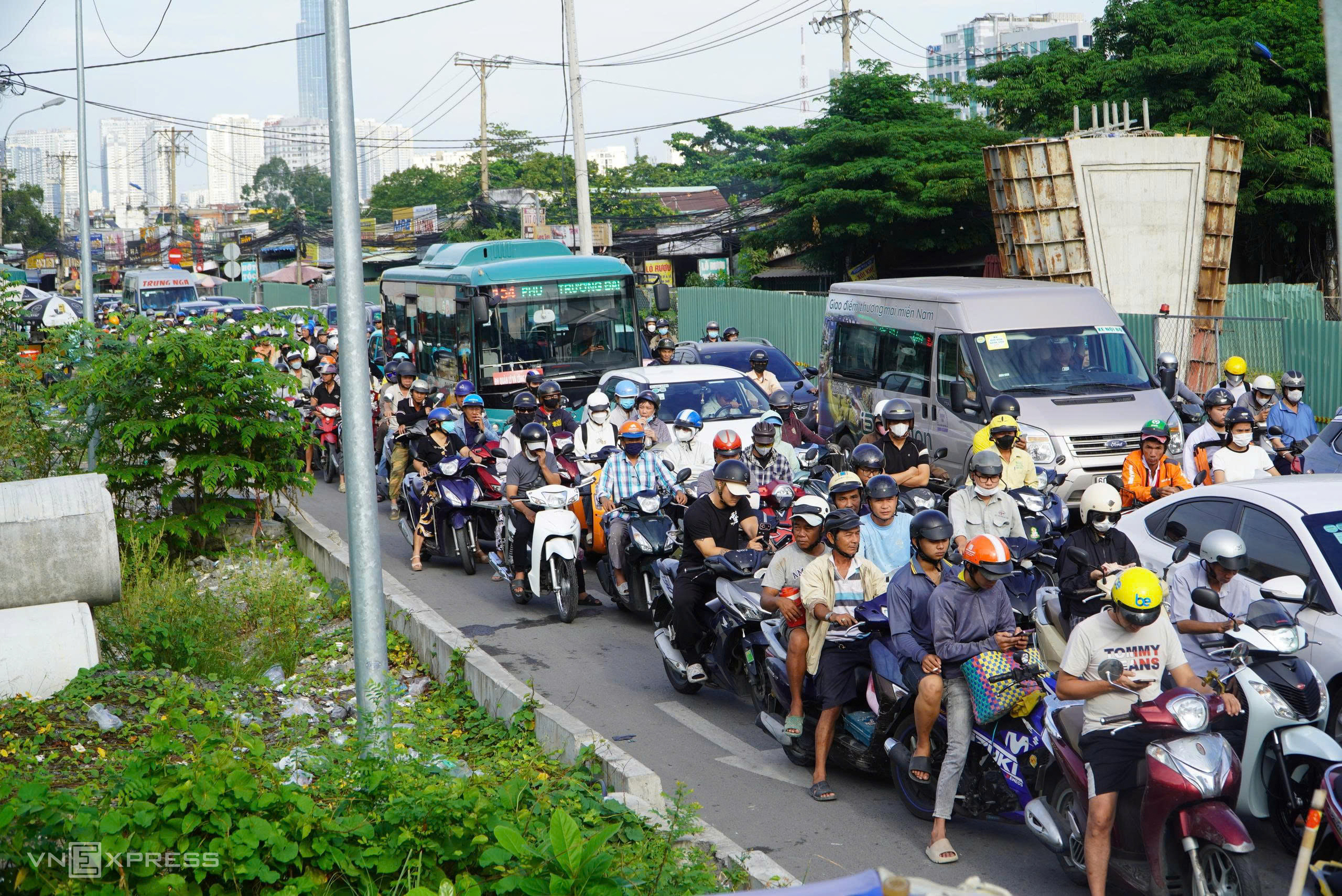 Ùn ứ 10 km ở cửa ngõ phía Đông TP HCM - 14