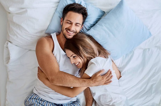 Không dùng xà phòng, kem, sữa tắm hay thuốc xịt để vệ sinh vùng kín.