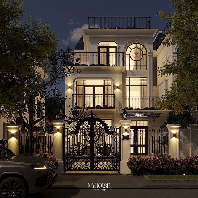 Trước khi dọn về biệt thự mấy chục tỷ bề thế hiện tại, vợ chồng Thành Chung từng sống trong căn hộ cao cấp rộng hơn 130 m² tại Hà Nội và rao bán với giá 11,5 tỷ đồng. Sau khi gia đình đón thêm thành viên mới, cặp đôi chuyển sang căn biệt thự rộng rãi hơn. 
