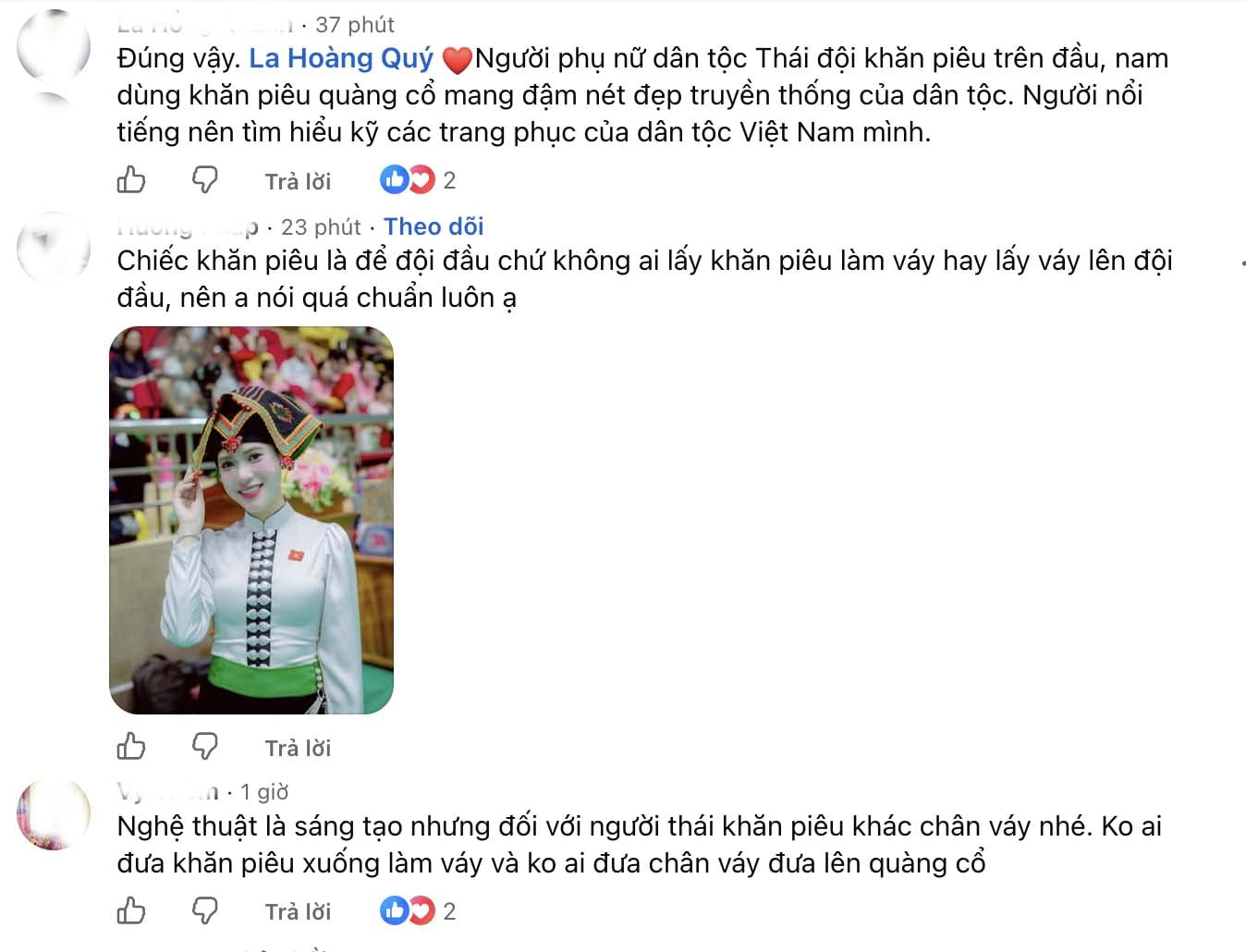 Nhiều khán giả bày tỏ bất bình khi Phương Mỹ Chi dùng họa tiết khăn Piêu tạo điểm nhấn chân váy. (Ảnh: FBNV)