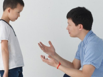 Những đứa trẻ có EQ thấp thường 'sở hữu' kiểu người cha này
