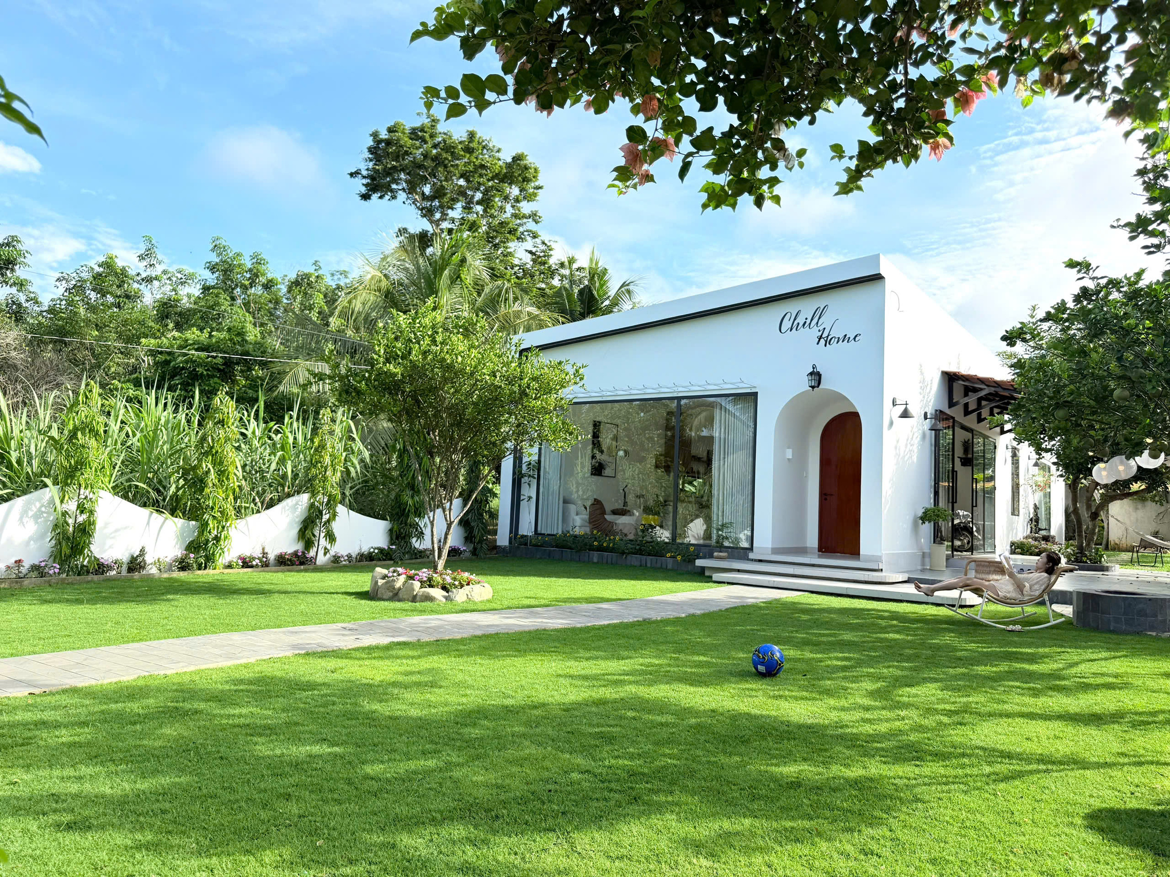 Căn nhà của vợ chồng Nguyên Thảo rộng 144 m2.