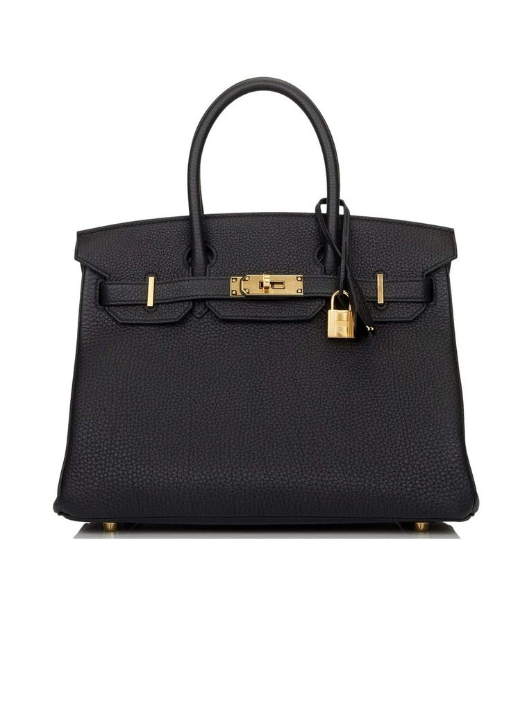 Đây là mẫu túi kinh điển của Hermès với lớp da bê hạt tự nhiên đứng phom, được xem là một biểu tượng của giới thượng lưu. Thiết kế có giá bán trên thị trường khoảng 25.000 đến 33.000 USD (khoảng 650 đến 860 triệu đồng).