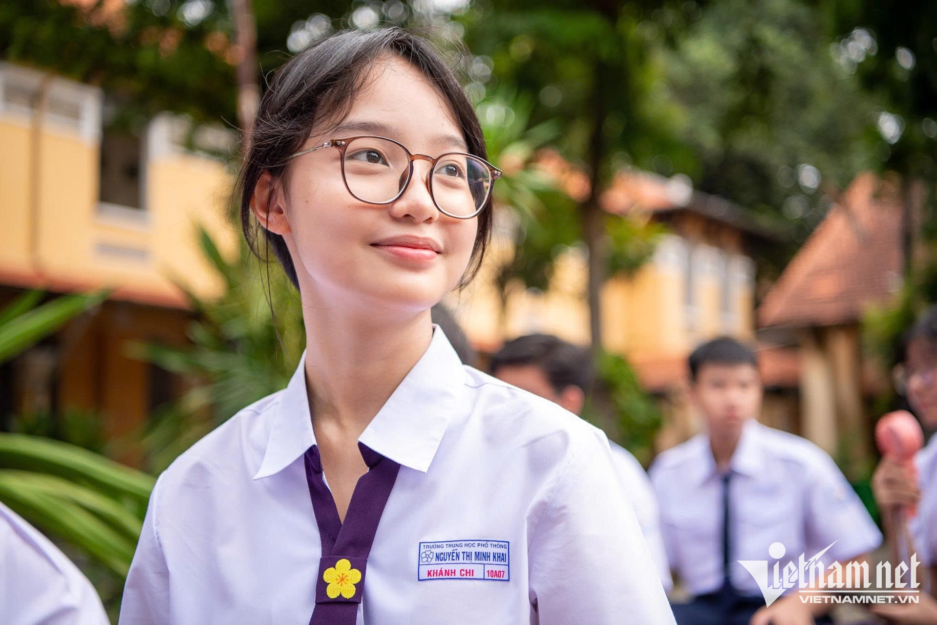 Nữ sinh TPHCM rạng rỡ, ngọt ngào trong ngày khai giảng năm học mới - 9