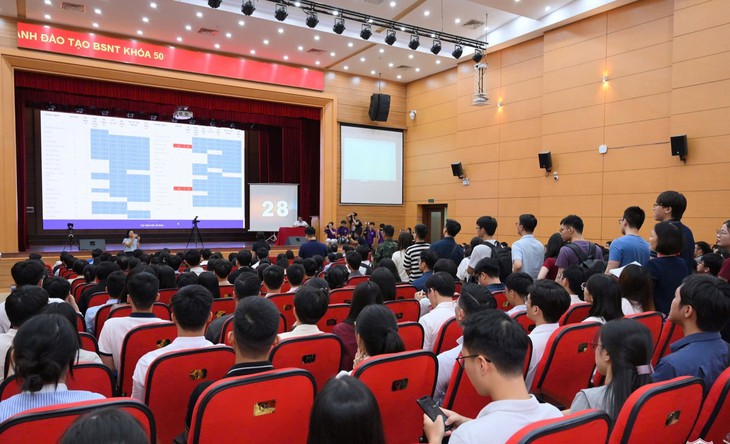 Màn hình hiển thị kết quả và thời gian thực tại Ngày hội chọn ngành đảm bảo tính công khai, giúp mọi học viên cạnh tranh bình đẳng dựa trên năng lực thực tế. Ảnh: MH