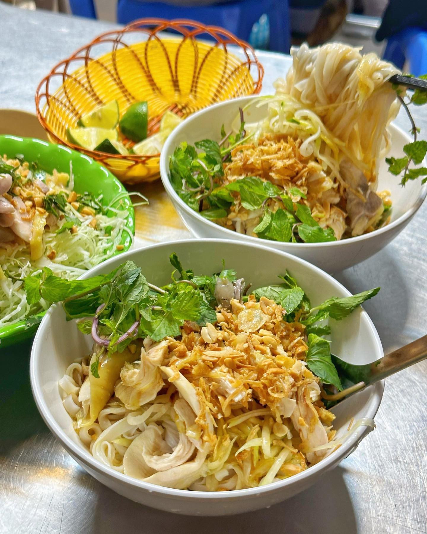 8 quán bún, phở mở ban đêm ngon, đông khách ở phường Hoàn Kiếm - 1
