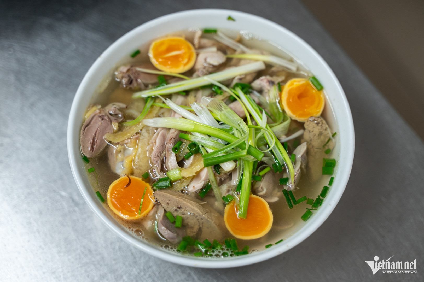 8 quán bún, phở mở ban đêm ngon, đông khách ở phường Hoàn Kiếm - 3