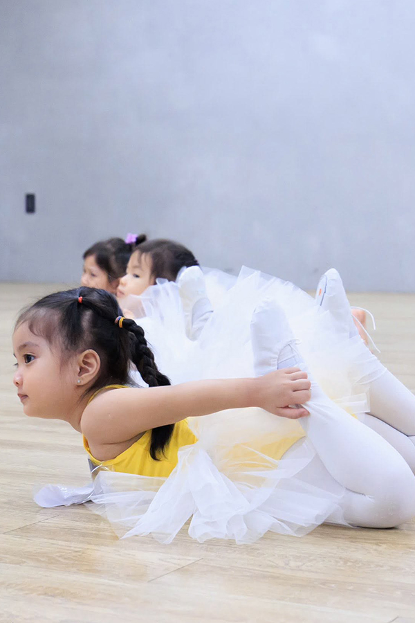 Lisa - con gái Khánh Thi 3 tuổi đã học ballet - 1