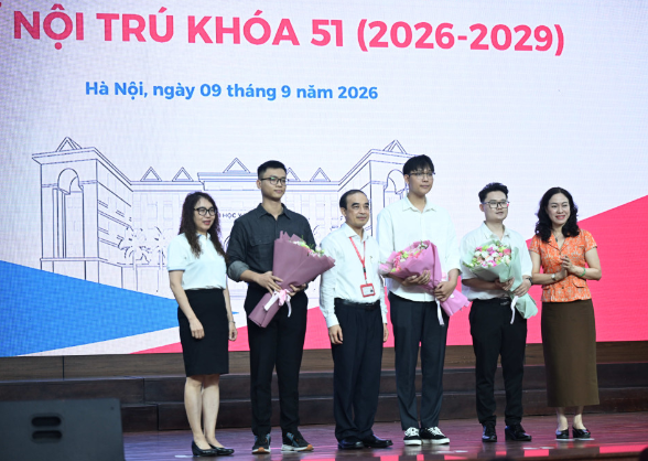 3 thủ khoa của kỳ thi bác sĩ nội trú năm nay của ĐH Y Hà Nội. Ảnh: Sức khỏe Cộng đồng