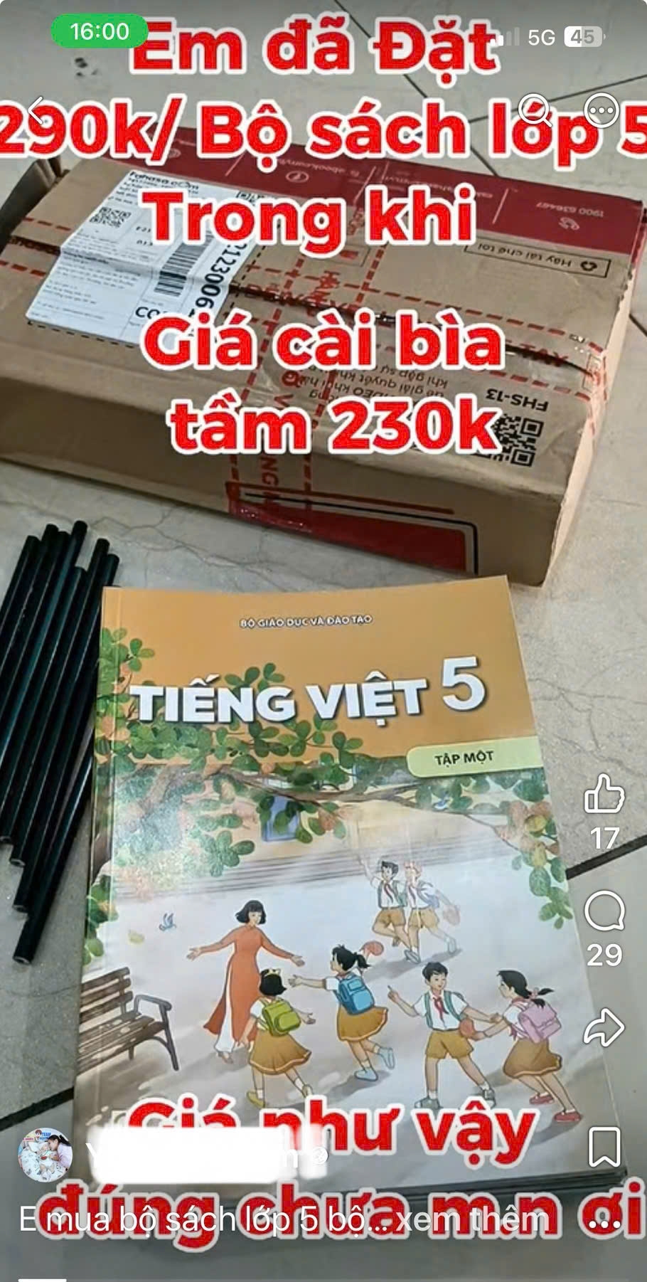 Nhà sách không đủ sách, nhiều phụ huynh phải chuyển sang tìm mua SGK trên các sàn thương mại điện tử với giáo cao