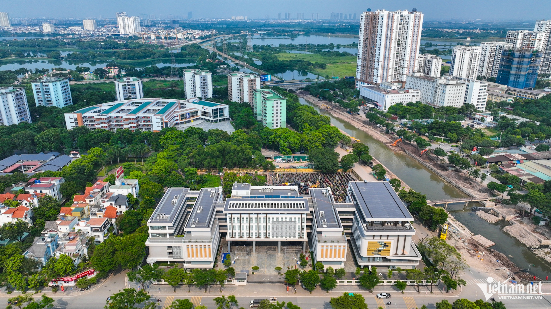 Khám phá Trường THPT công lập 300 tỷ đồng ở Hà Nội - 1