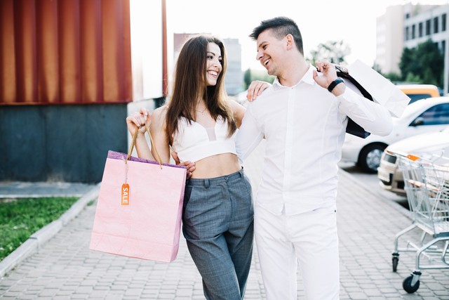 Nhân Mã trong mắt phụ nữ là những người giỏi tiêu tiền, vô cùng hào phóng. Ảnh minh họa