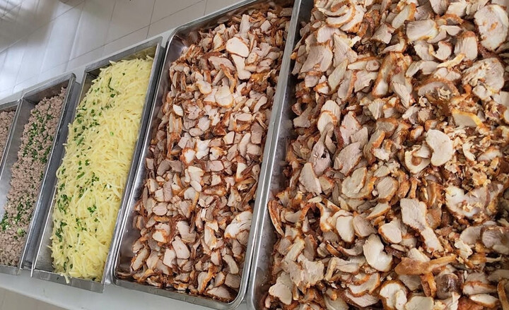 Trường Tiểu học Đức Giang - phân hiệu Thượng Thanh nấu ăn tại trường ngày 9/9. (Ảnh: Vietnamnet)